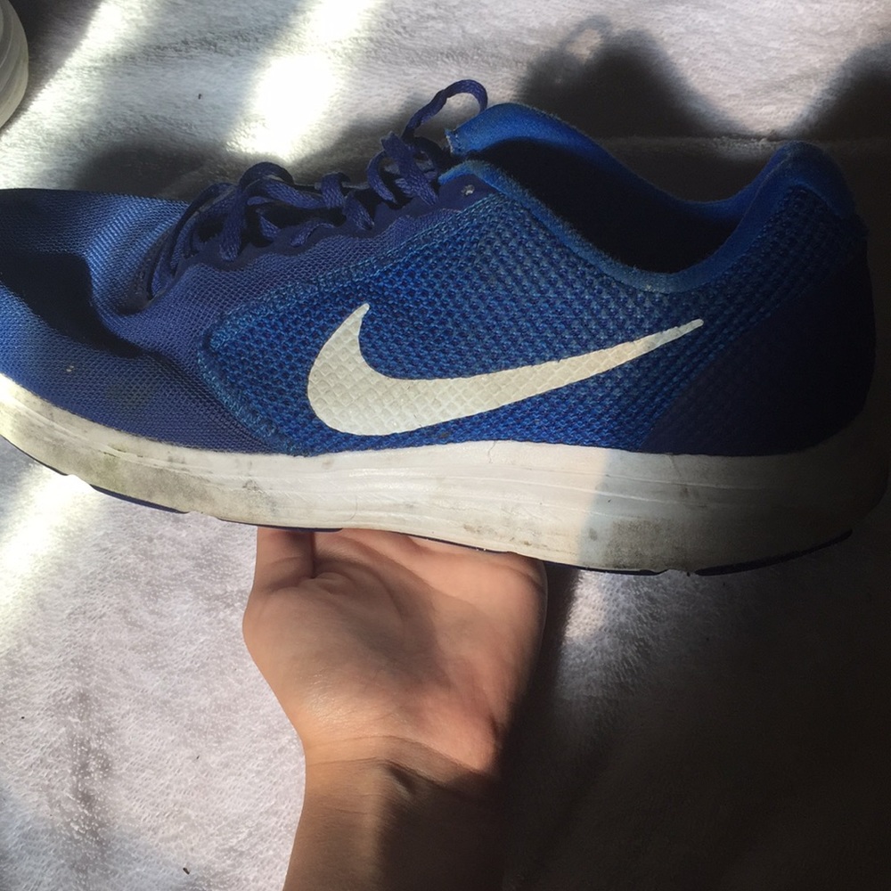shoes - Picture 2 of 2